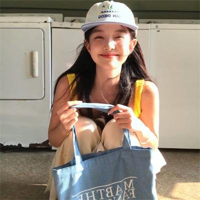 厌恶人世海报